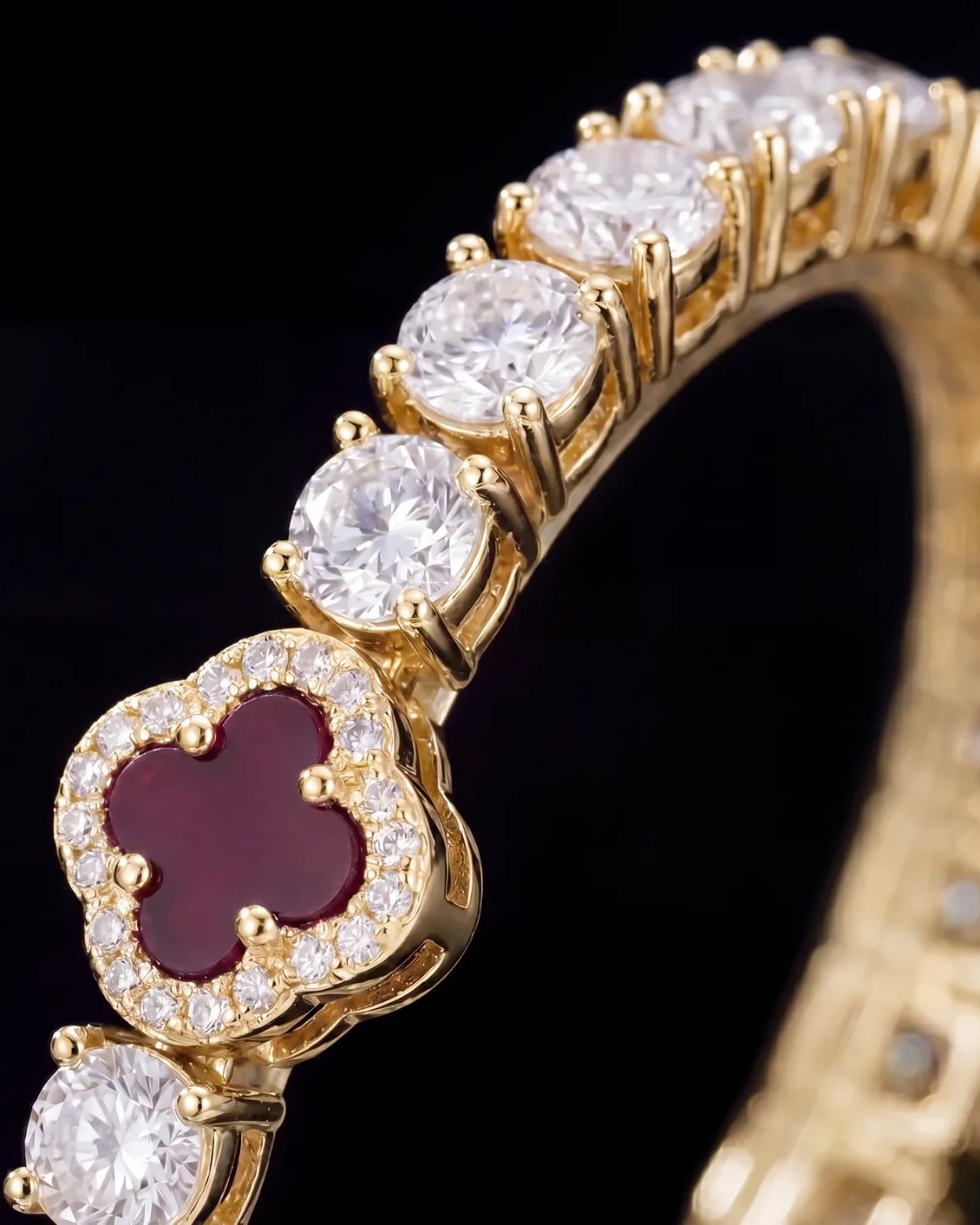 Clover Necklace | Burgundy Gold