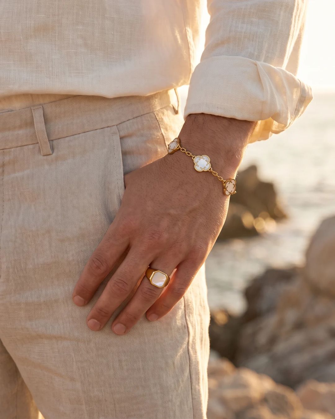 Mother of Pearl Signet Ring | Gold