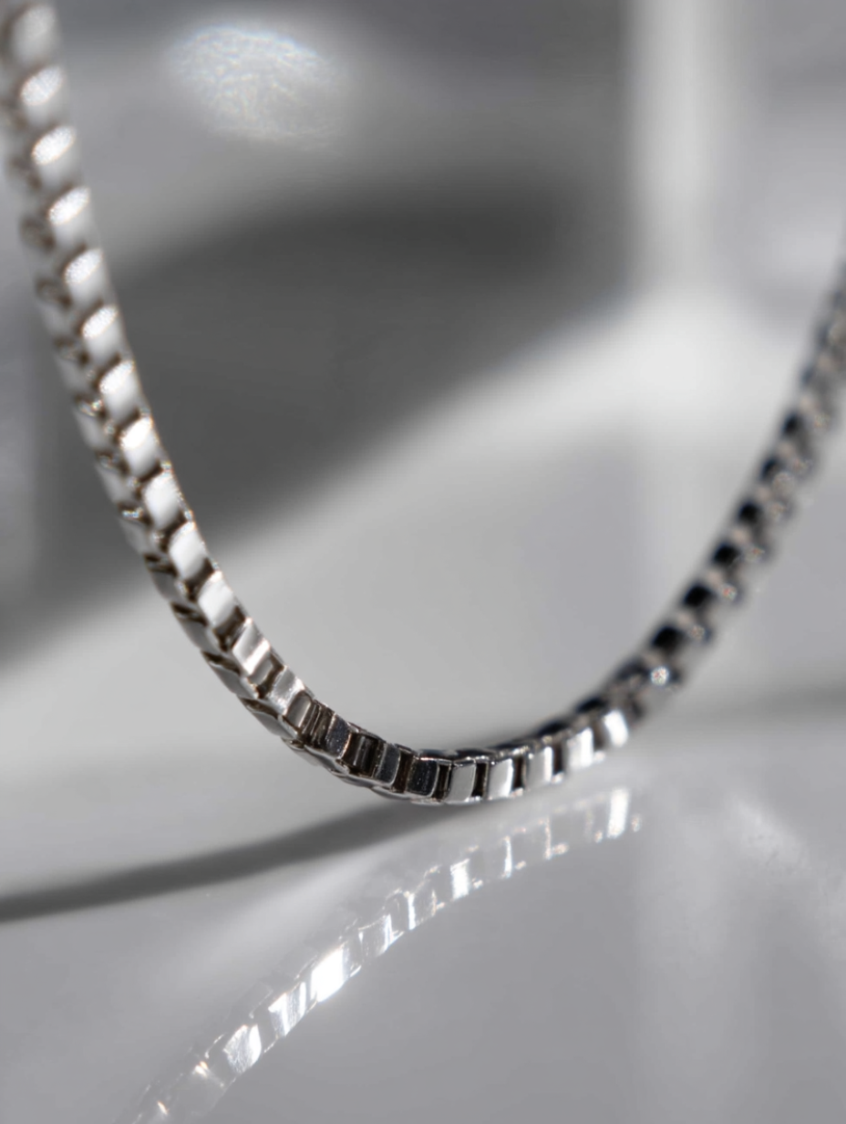 Box Necklace | Platinum