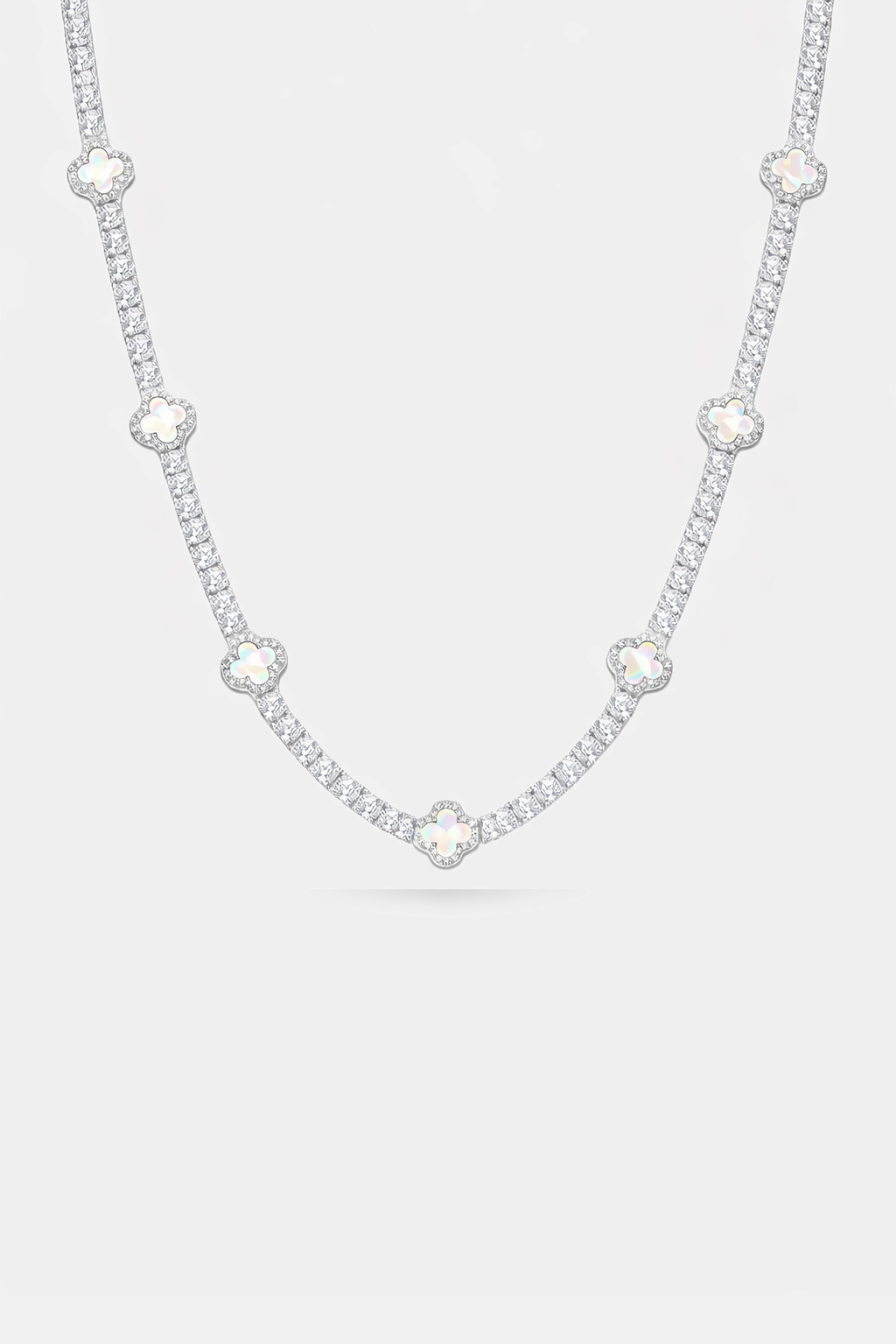 Clover Necklace I Nacre Silver