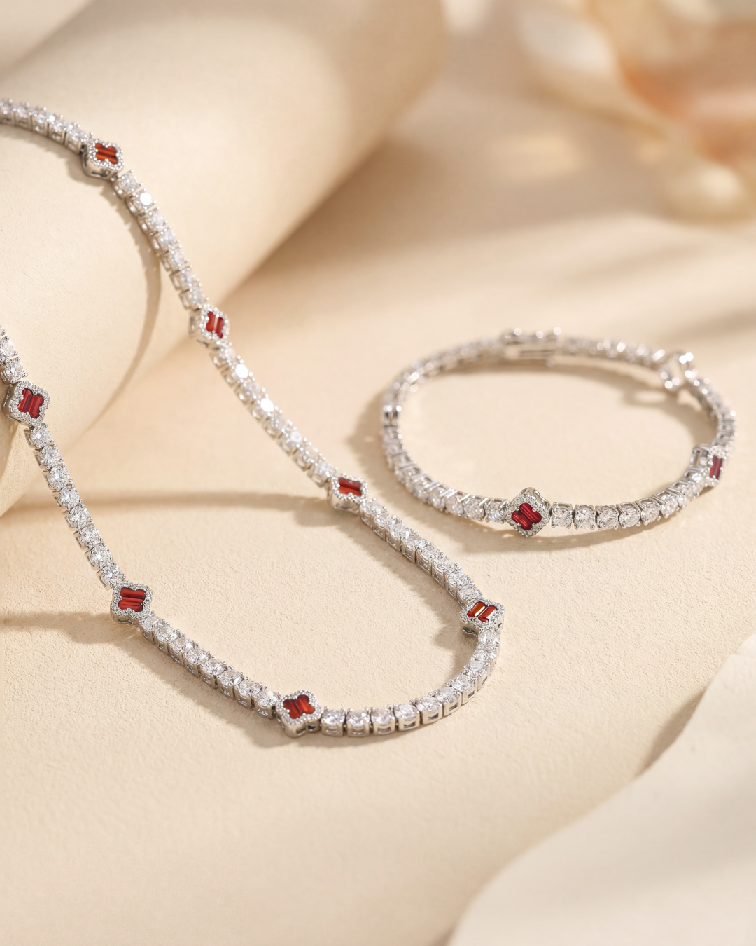 Clover Necklace | Burgundy Silver