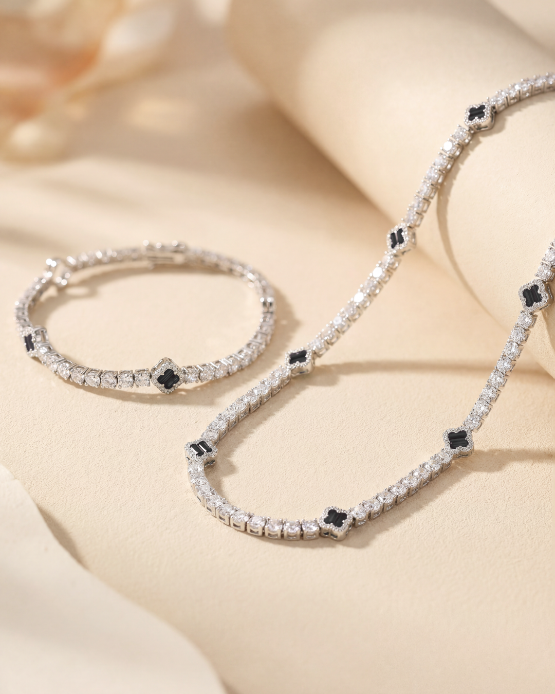Clover Necklace | Onyx Black Silver