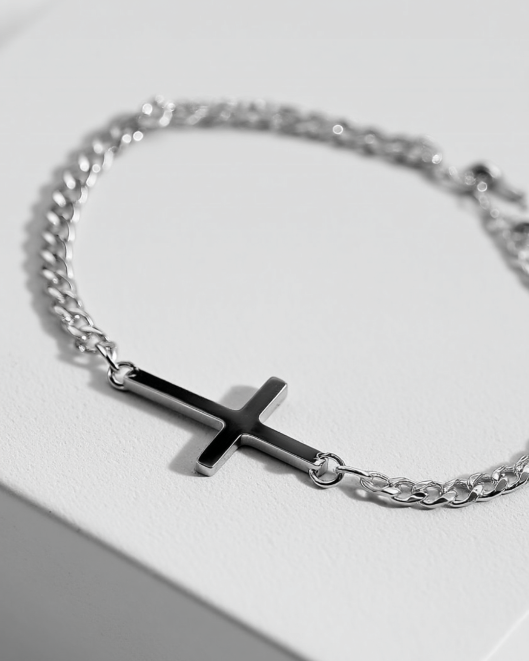 Eterna Cross Bracelet | Platinum
