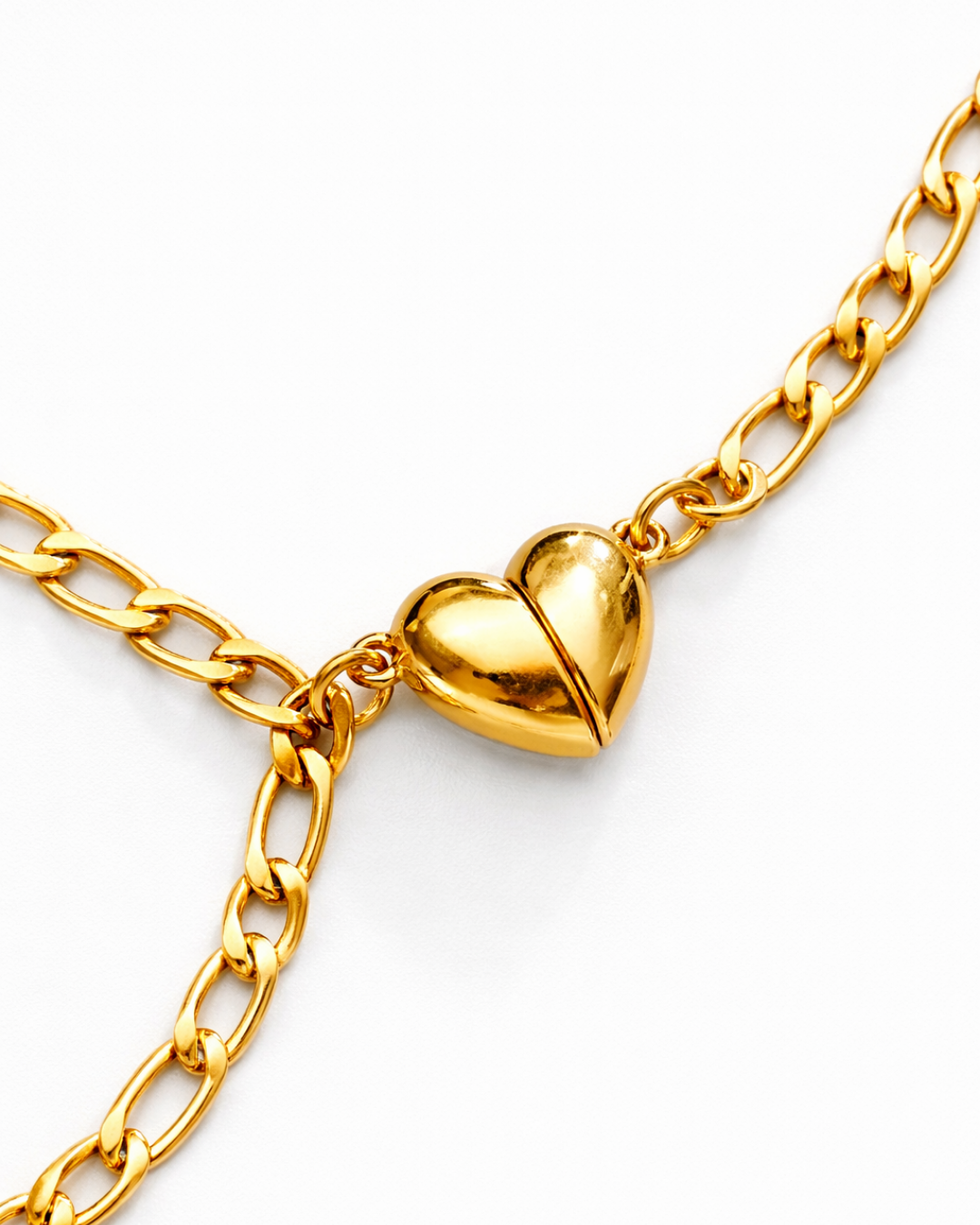 Magnetic Heart Cuban Chain Bracelet | Gold