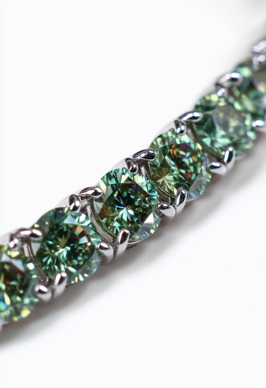 Verdant Éclat Bracelet | Green Moissanite